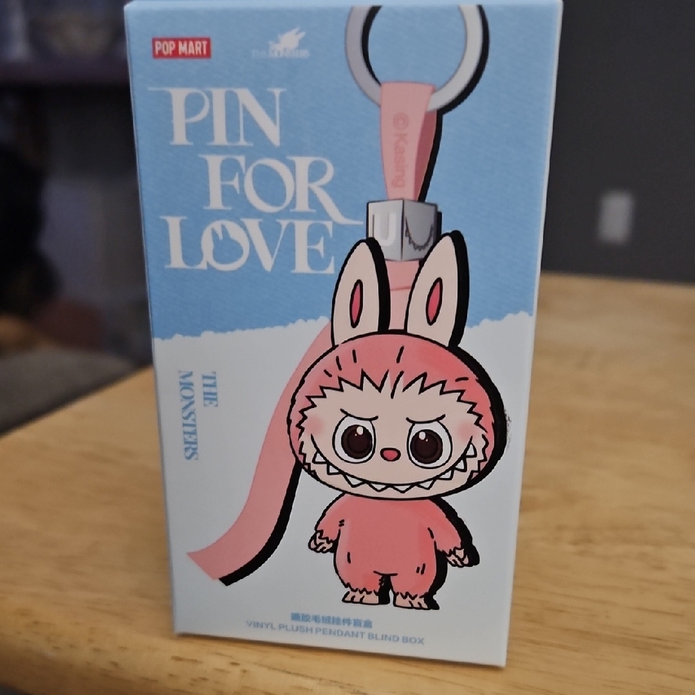 Pop Mart Pin For Love Labubu
